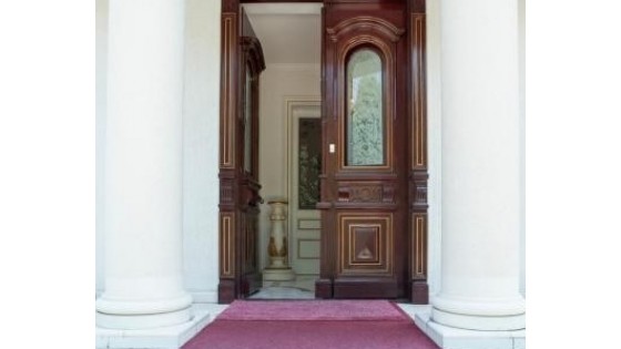 Двойные двери